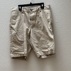 🍉Old Navy - Tan Ultimate Slim Chino Shorts - 30